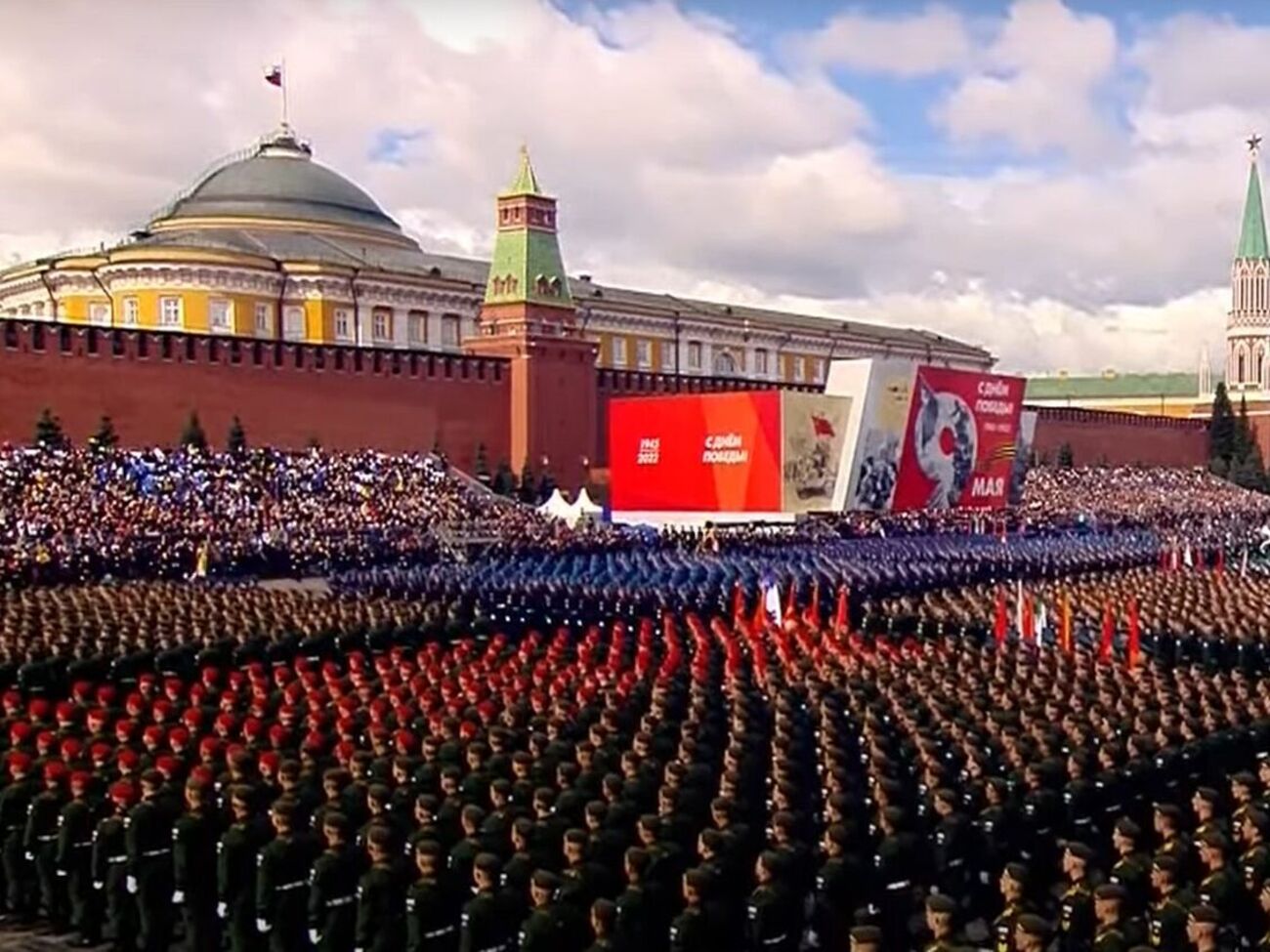 В России сегодня отмечают День Победы