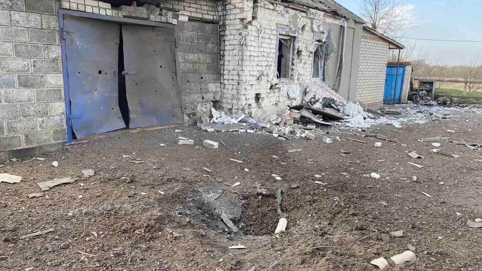 За даними селищної ради, на території громади вже тривалий час немає електрики, мобільного зв'язку, інтернету