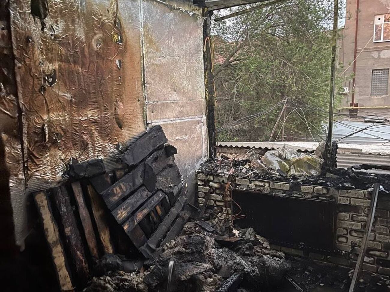 Оккупанты продолжают разрушать украинские города и села и убивать людей