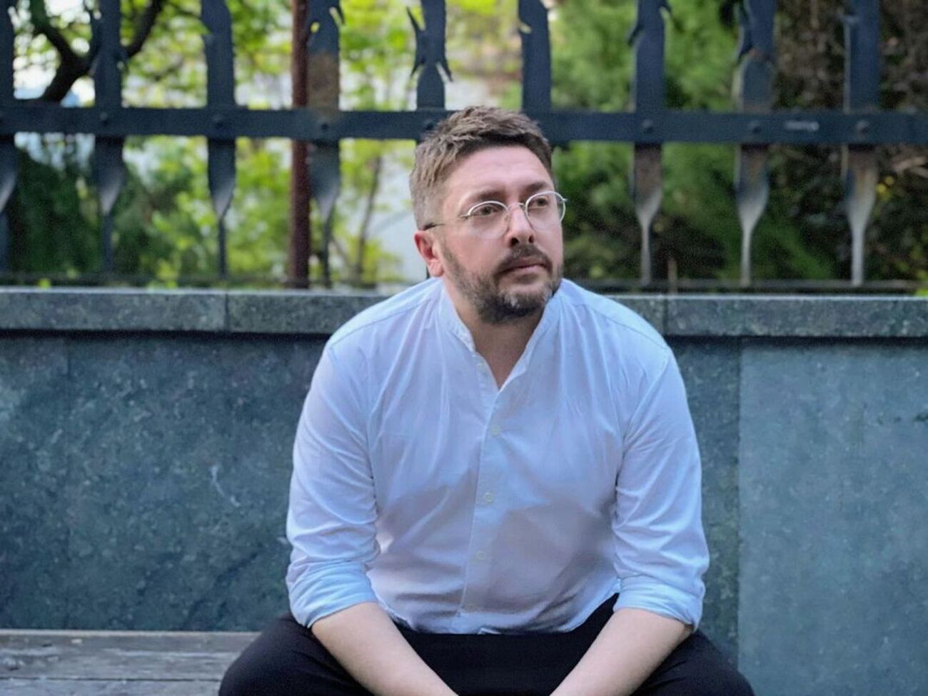 Суханов про російський паспорт: Загорнув у папір і поклав