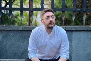 Суханов про російський паспорт: Загорнув у папір і поклав