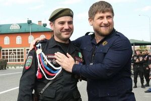 Димаев (слева) был замкомандира 4-го батальона спецполка имени Ахмата Кадырова