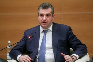 Референдуми про входження ОРДЛО та Херсонської області до складу РФ могли б відбутися одночасно, вважає Слуцький