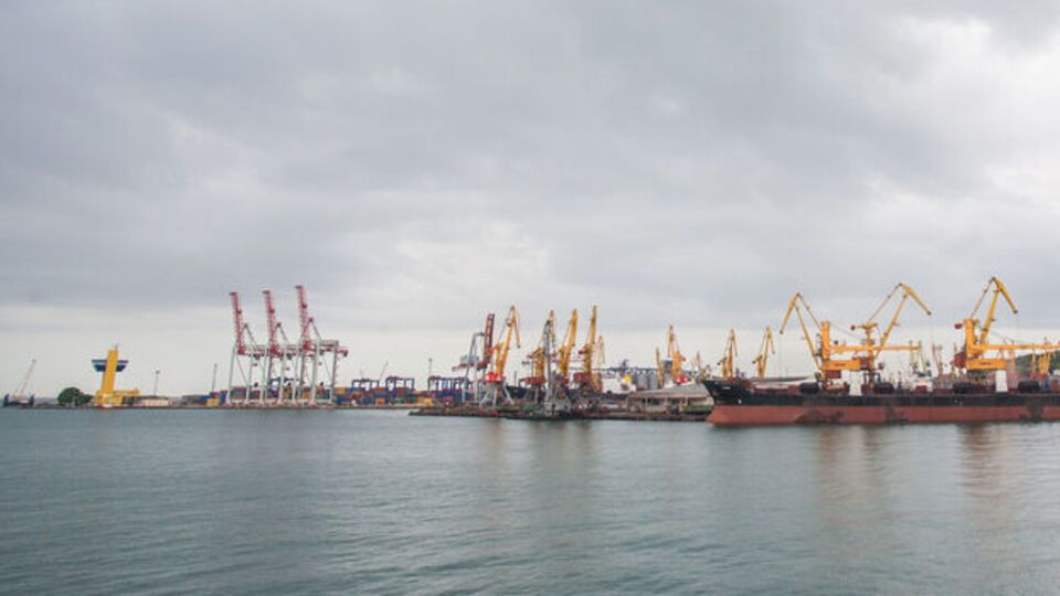 Граждан призывают не посещать прибрежные зоны