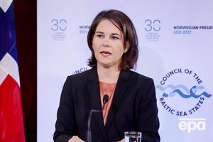 Бербок зазначила, що Україна попросила передати сучасні військові системи