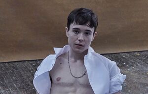 В декабре 2020 года актриса Эллен Пейдж попросила называть ее Эллиотом