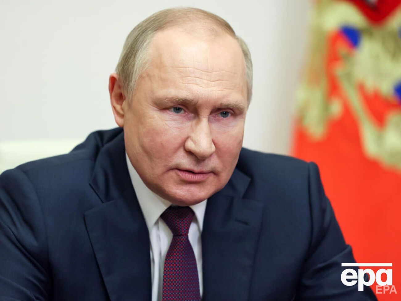 По данным расследователей, экскременты Путина забирают в Россию