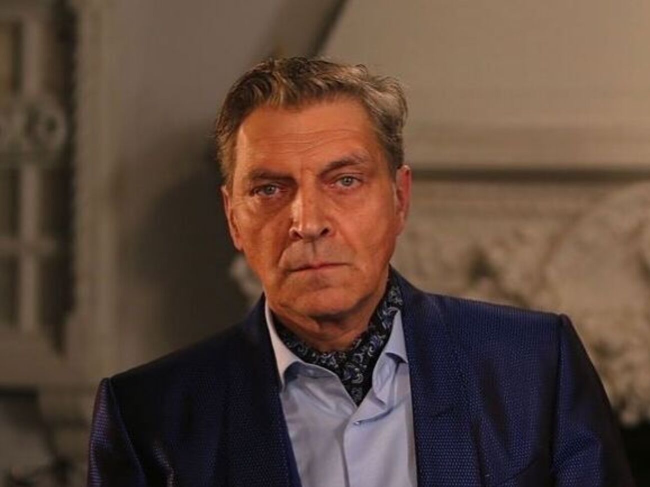 Александр Невзоров сожалеет о книгах и собаке, оставшихся в арестованном в России доме