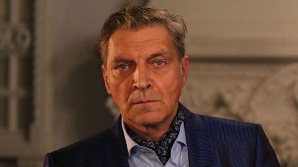 Александр Невзоров сожалеет о книгах и собаке, оставшихся в арестованном в России доме