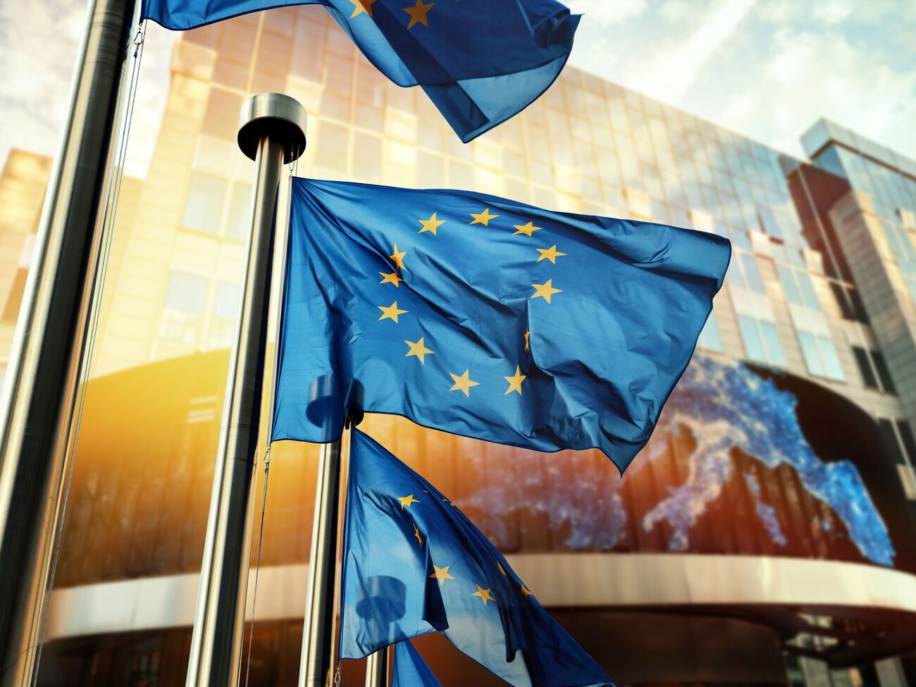 Еврокомиссия, по информации Bloomberg, поддержит заявку Украины, но стране необходимо еще преодолеть возражения ряда государств
