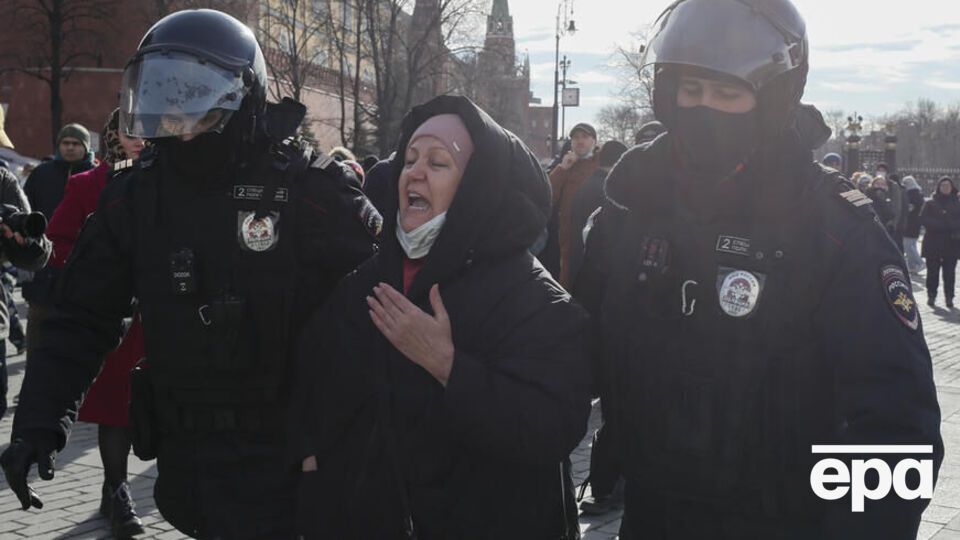 У Росії хочуть значно розширити список місць, де не можна проводити мітинги, акції протесту і навіть збори