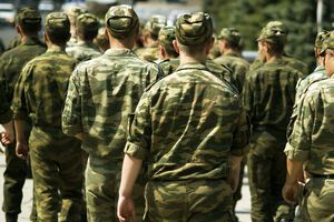 Окупанти скаржаться, що їхні пайки продають "наліво"