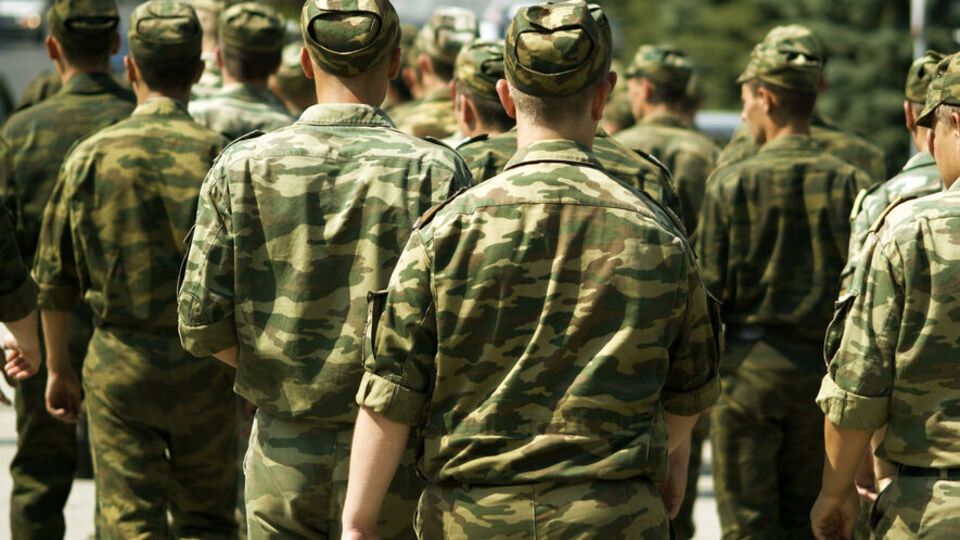 Окупанти скаржаться, що їхні пайки продають "наліво"