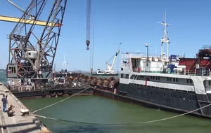 Второе российское судно с украинским металлом, украденным в Мариуполе, прибыло в Ростов-на-Дону