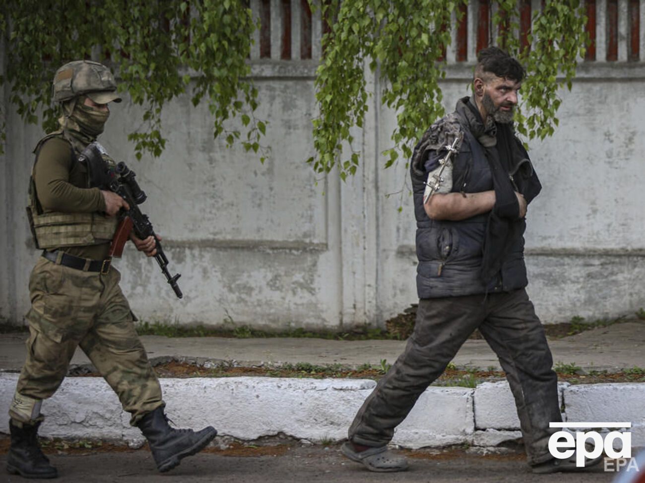 Захисників Маріуполя взяли в полон у травні