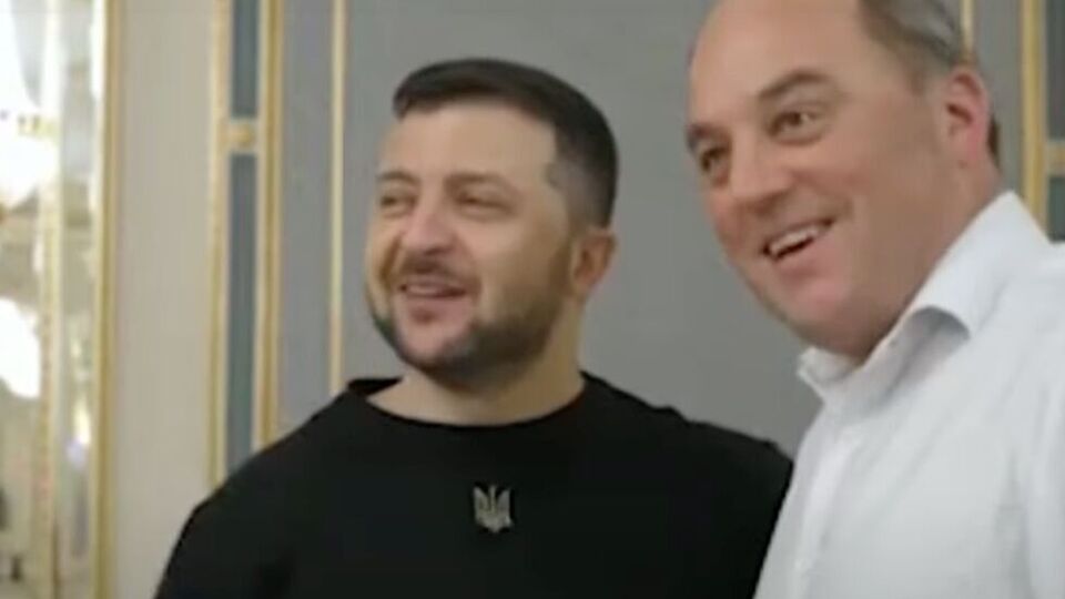Володимир Зеленський зустрівся з британською делегацією, до якої, зокрема, входили міністр оборони країни Бен Воллес і амбасадорка у Києві Мелінда Сіммонс