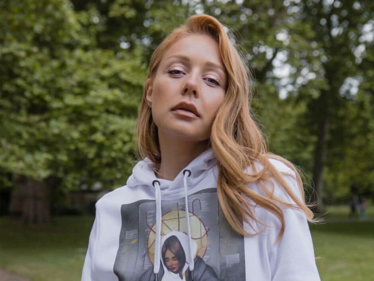 Тина Кароль в 1992 году вместе с родителями и братом переехала из РФ в Украину