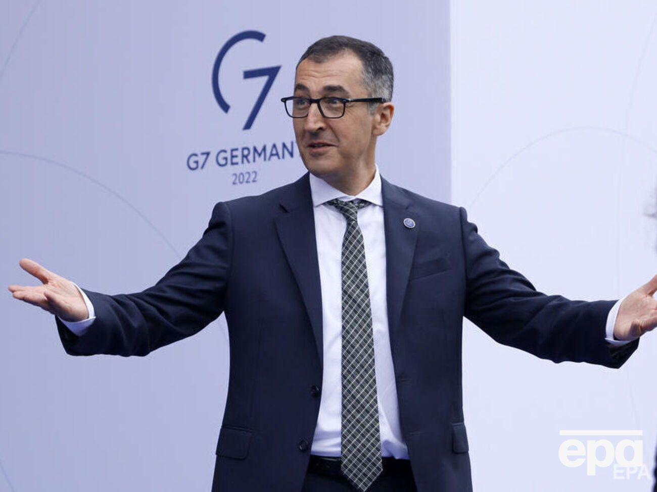 Оздемир подчеркнул, что разделяет скептицизм Украины в отношении обещаний России