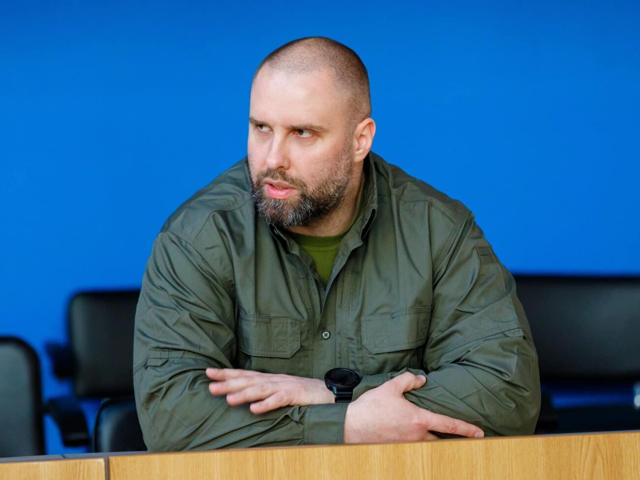 Синєгубов повідомив, що приблизно о 5.00 через обстріли загорівся будинок у Золочівській громаді