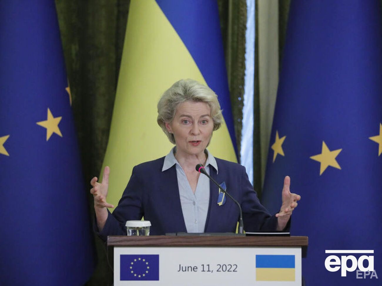 Фон дер Ляйен надеется, что "через 20 лет, оглянувшись назад", в Евросоюзе "смогут сказать, что поступили правильно" в вопросе евроинтеграции Украины