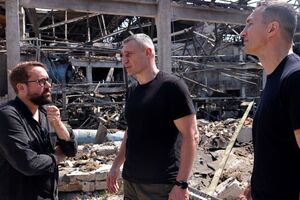 Виталий Кличко (в центре): Германия не должна забывать: часть Германии была частью советской империи