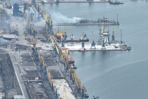 Основний обсяг металу в порту окупованого Маріуполя належить групі "Метінвест"