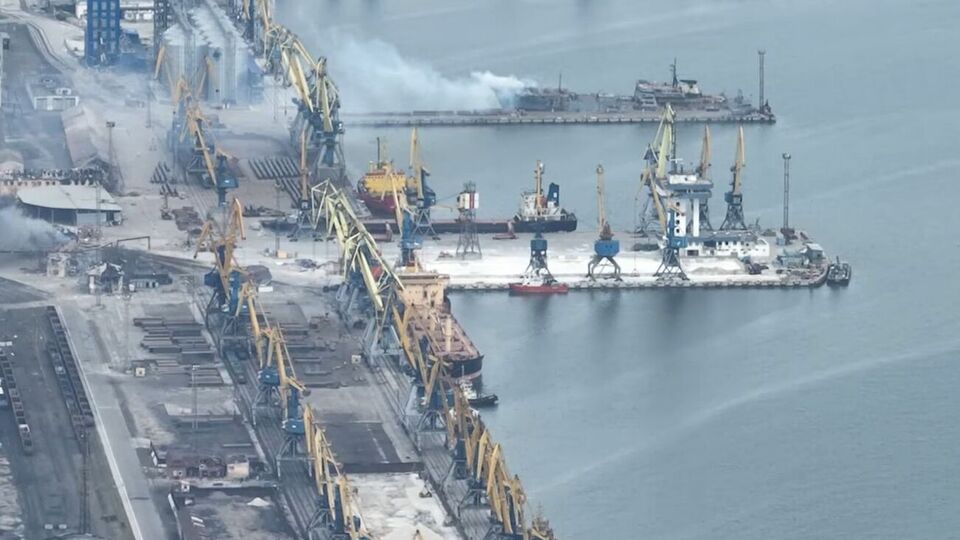 Основний обсяг металу в порту окупованого Маріуполя належить групі "Метінвест"