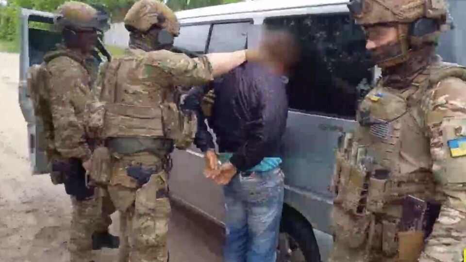 Задержанного подозревают в том, что он отправлял россиянам координаты украинских блокпостов и военных укреплений