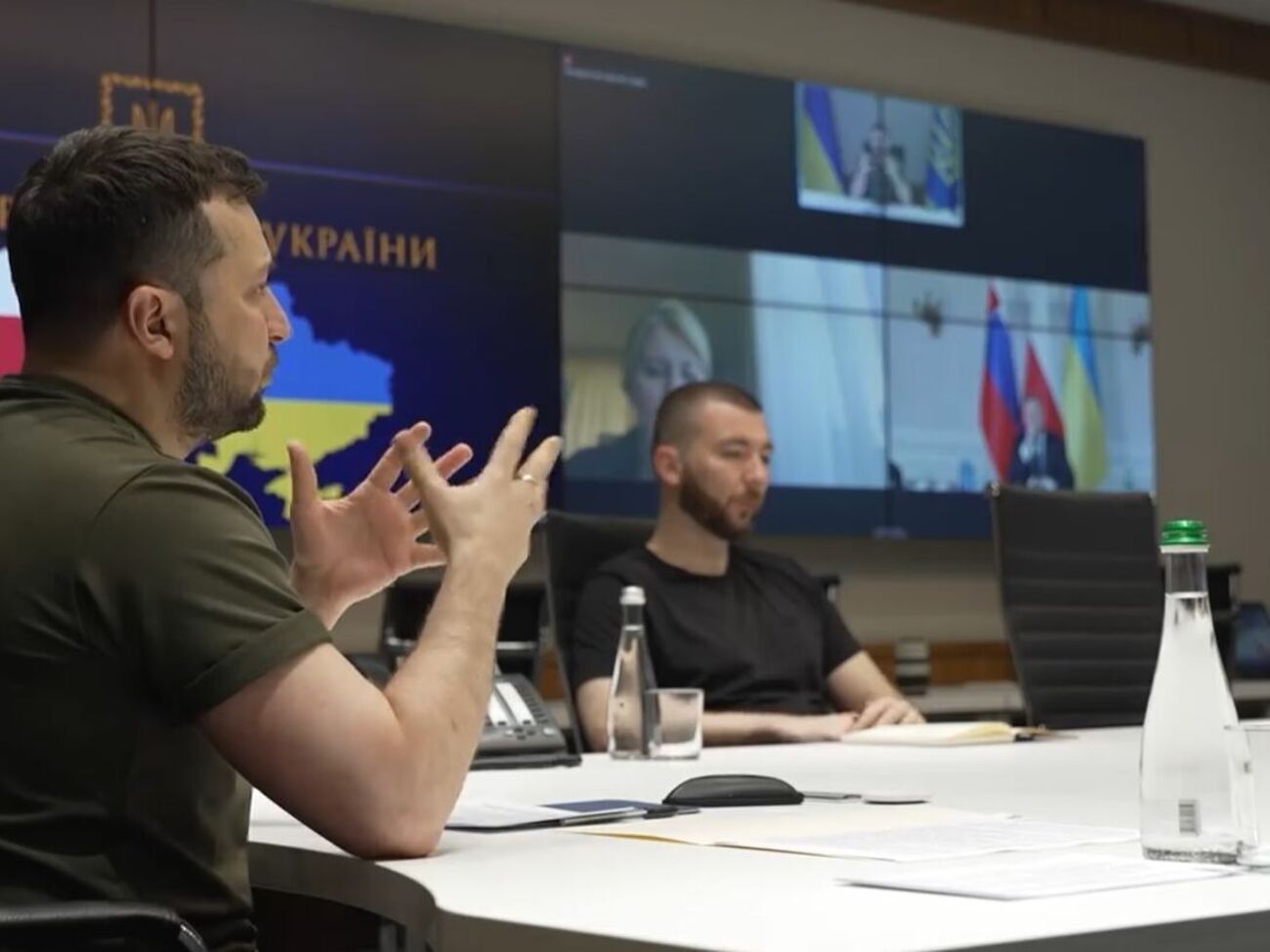 Зеленский поговорил с Чапутовой и Дудой