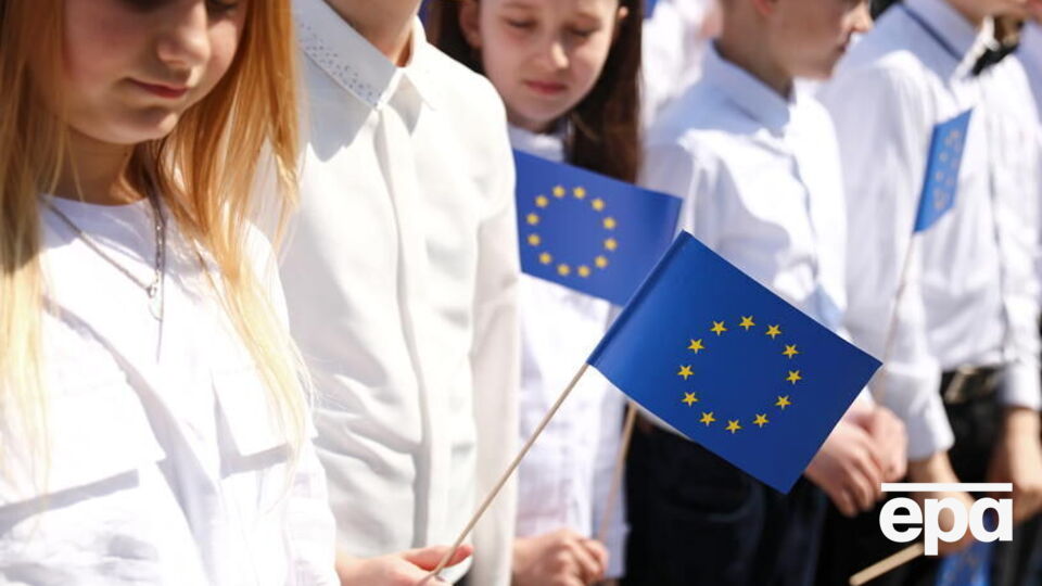 У ЄС обговорюють статус кандидата для трьох країн