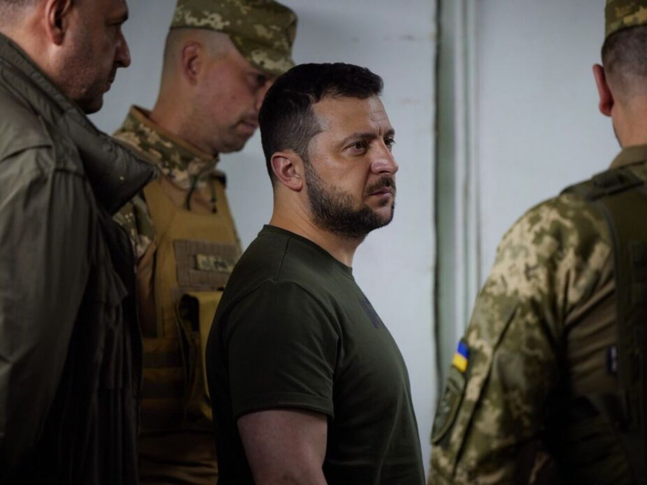 Зеленский:&nbsp;Говорите всем, кто вынужден видеть российский флаг на нашей украинской земле, что украинская армия обязательно придет