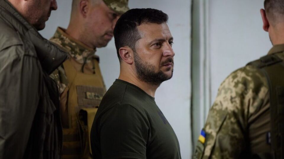 Зеленський: Говоріть усім, хто змушений бачити російський прапор на нашій українській землі, що українська армія обов'язково прийде