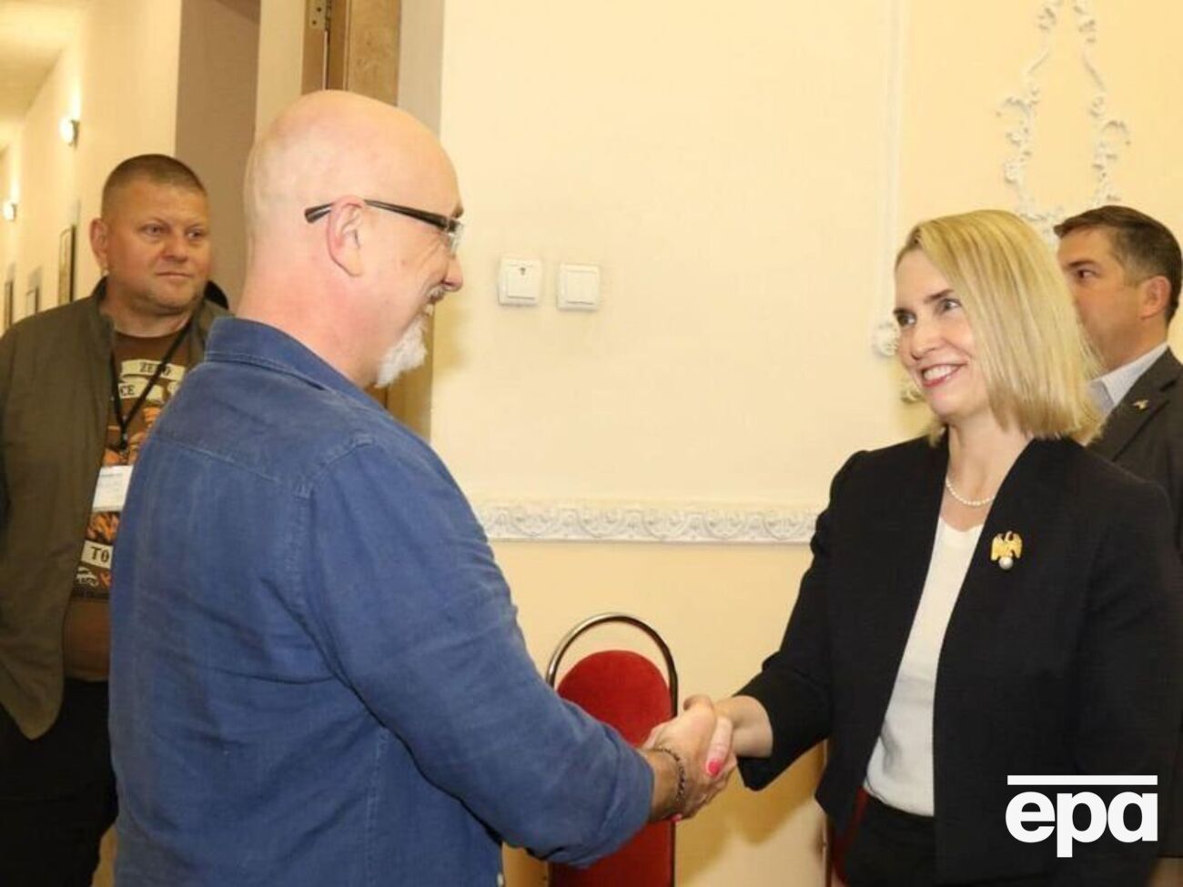 Залужный и Резников (на&nbsp;фото в центре) встретились с Бринк в Киеве