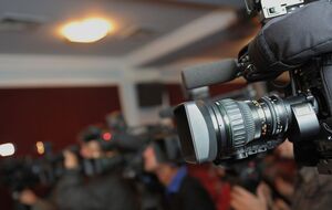 Редакція "Українських новин" вже зібрала гроші на гвинтівку своєму співробітнику, тепер збирає на приціл до неї