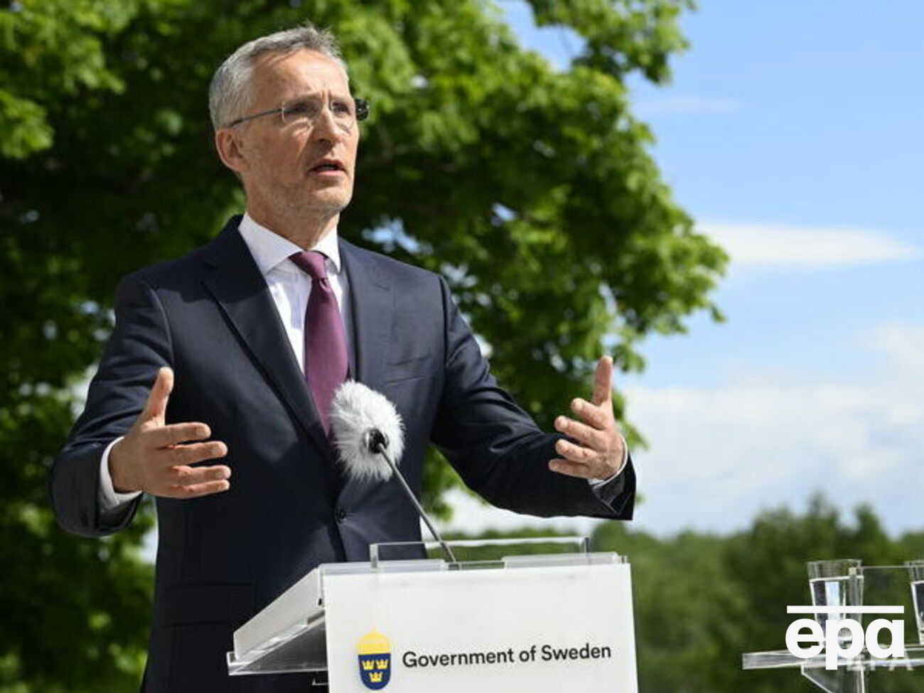 Столтенберг висловив сподівання, що Швеція та Фінляндія приєднаються до НАТО "якнайшвидше"