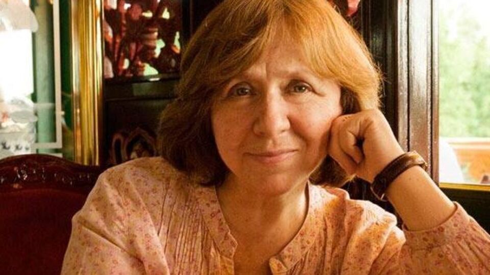 Алексієвич: Україна сьогодні на передовій боротьби зі злом. Вона має знати, що ми з нею