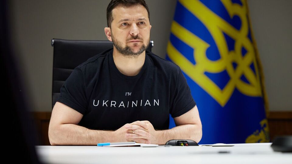 Зеленський заявив, що йому байдуже, із посередниками чи без них обговорювати мир