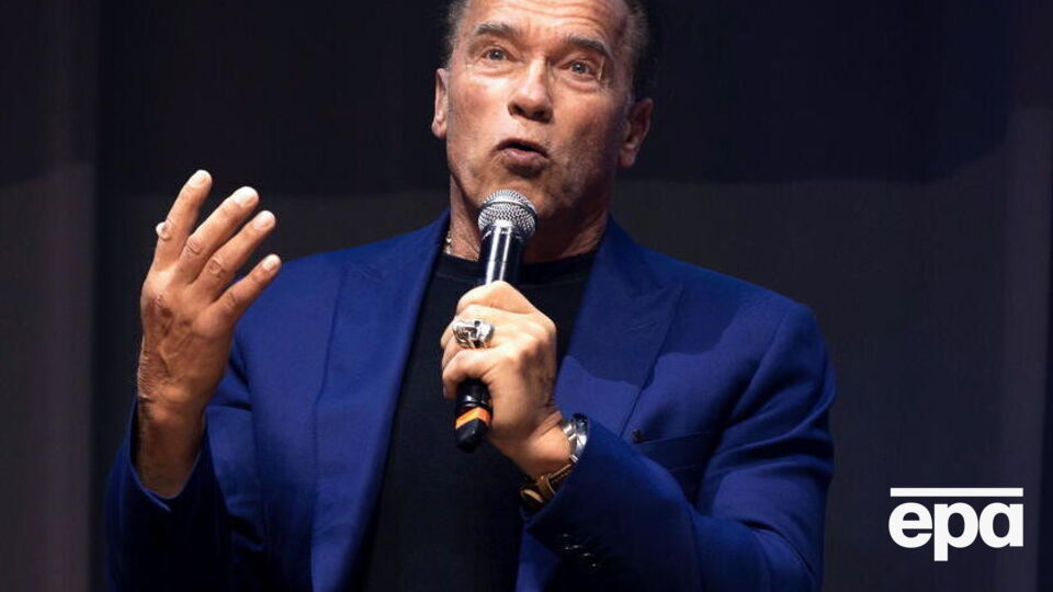 Шварценеггер: Погляньте на те, що відбувається в Україні. Ми всі сповнені жаху від того, що бачимо щодня в новинах