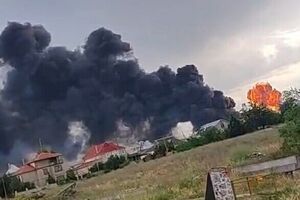 Боєприпаси на складі, за даними Херсонської ОВА, детонували до пізнього вечора 14 червня