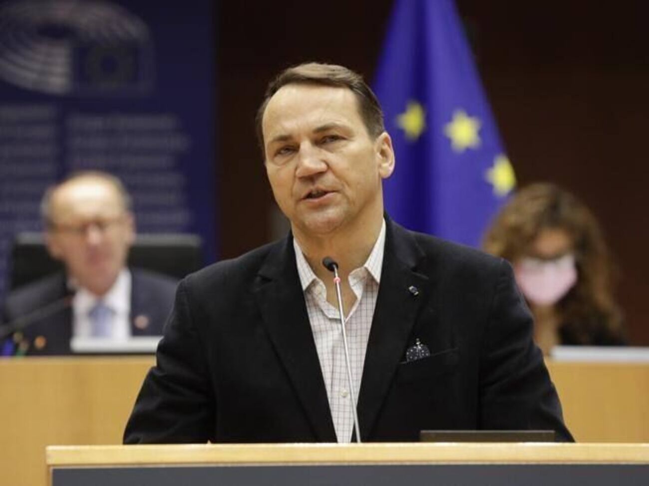 Сікорський вважає, що РФ "досить божевільна", щоб застосувати ядерну зброю в разі програшу на війні