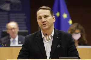 Сікорський вважає, що РФ "досить божевільна", щоб застосувати ядерну зброю в разі програшу на війні