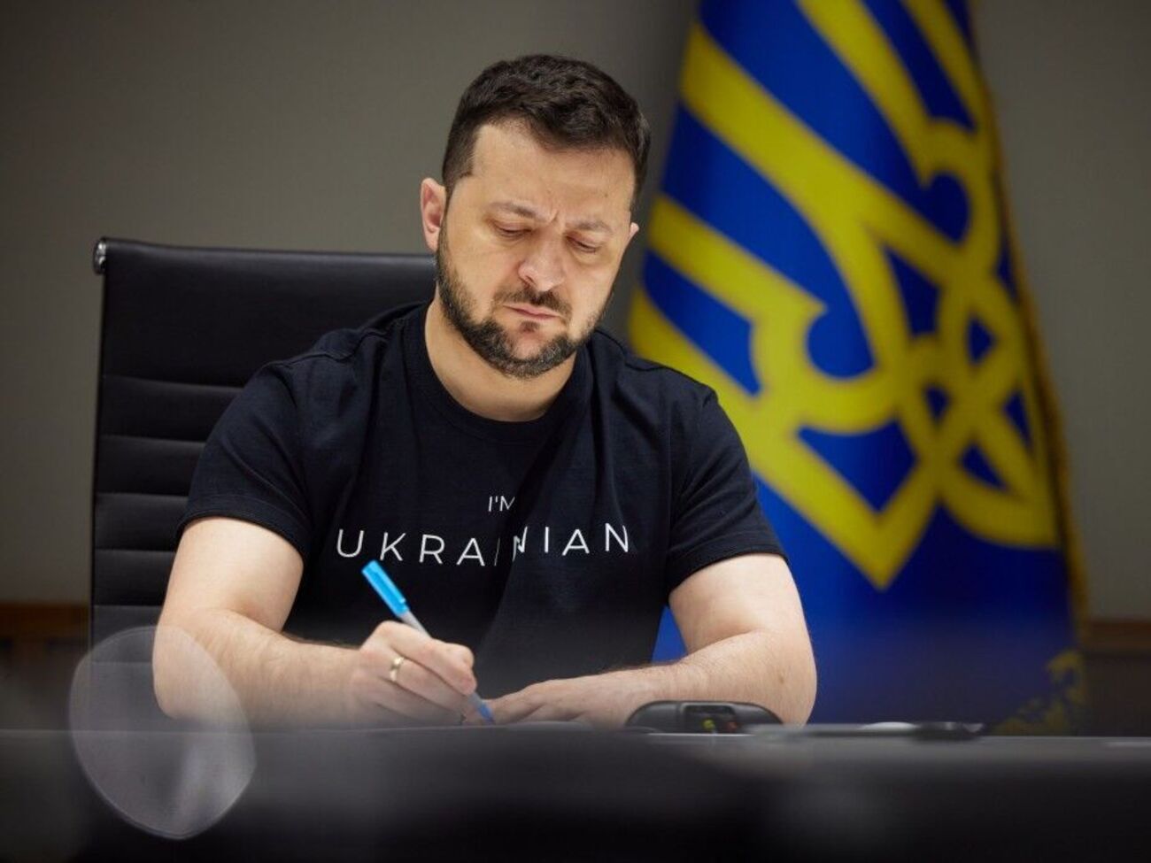 Зеленський прийняв запрошення на саміти