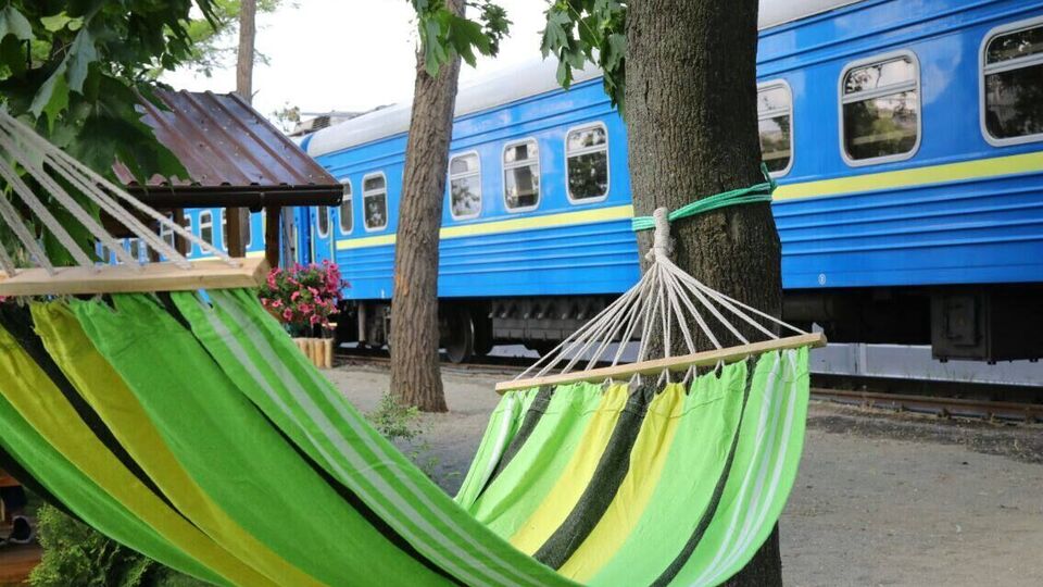 "Железный городок". "Укрзалізниця" открыла в Ирпене комплекс для проживания людей, которые из-за войны остались без жилья. Фоторепортаж