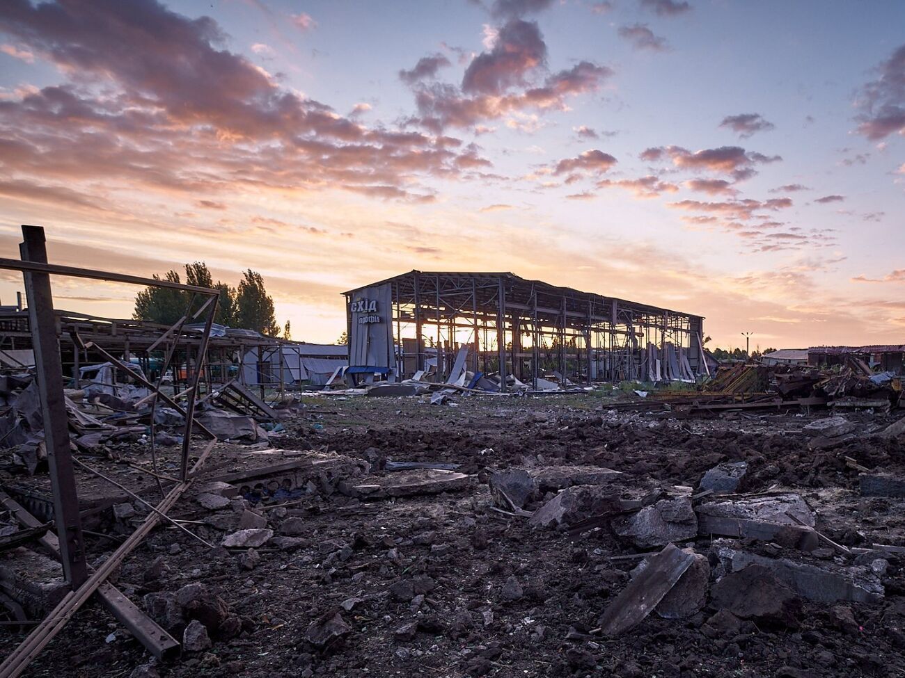 Російські окупанти регулярно обстрілюють населені пункти Донецької області