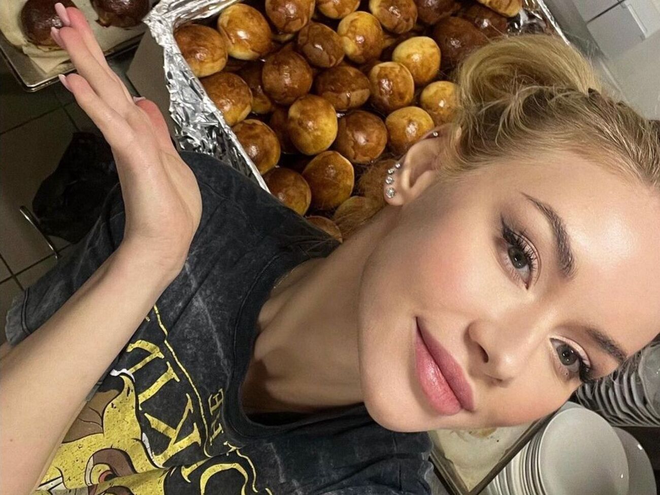 "Мисс Украина Вселенная 2022" занимается волонтерской деятельностью