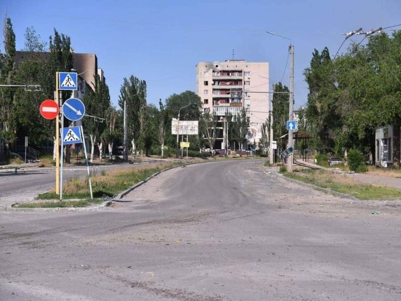 16 июня Генштаб ВСУ сообщил, что российские оккупанты пытаются взять под полный контроль Северодонецк