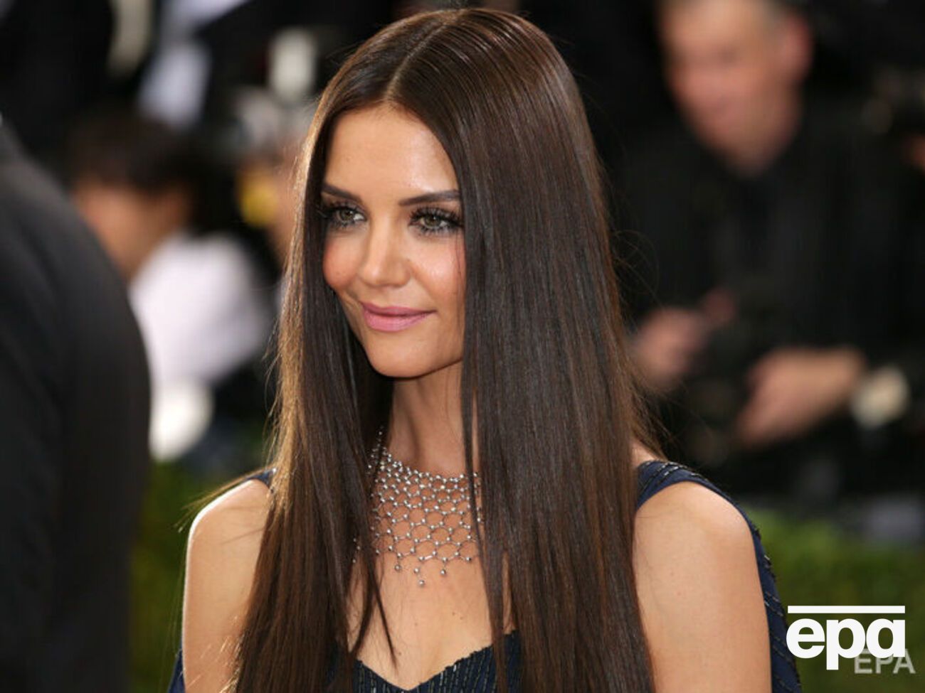 Холмс воспитывает дочь, отцом которой является ее бывший муж Том Круз