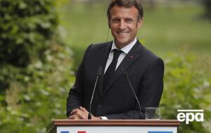 Макрон: Мы помогаем Украине оборонительным оружием, но не вступаем в войну с Россией, потому определенный вид вооружений, например, штурмовые самолеты или танки, было договорено не поставлять