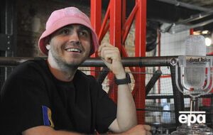 По словам фронтмена группы Олега Псюка, песня Stefania посвящена его матери Стефании