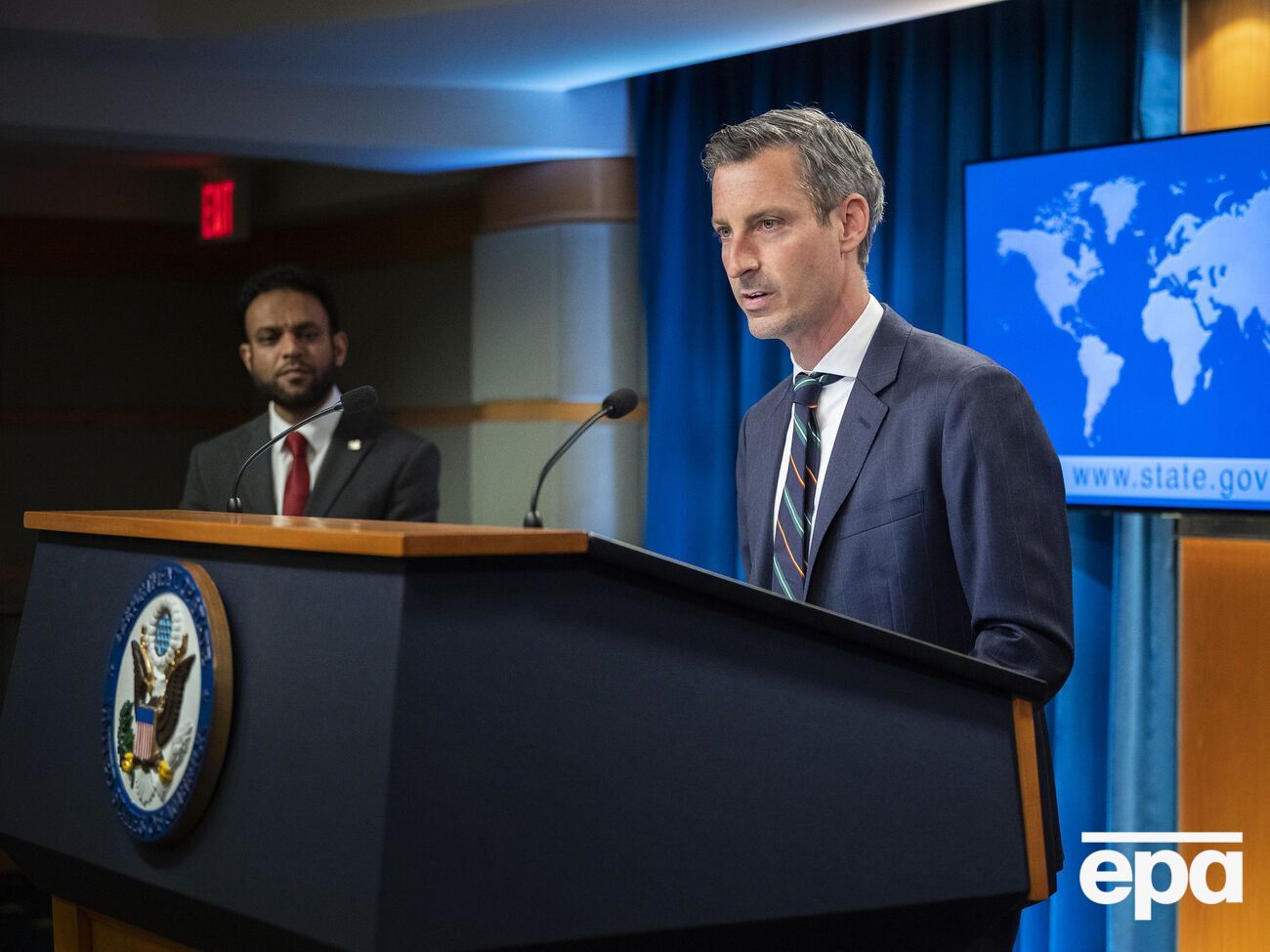 Прайс від імені Держдепартаменту закликав американців не їздити в Україну через "супутні небезпеки"